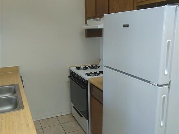 4th image of 2012 Lake Omega St APT D