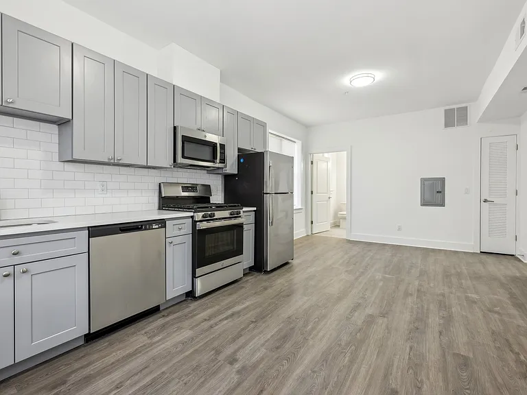 446-450 Irvine Turner Blvd #3D — Photo 11