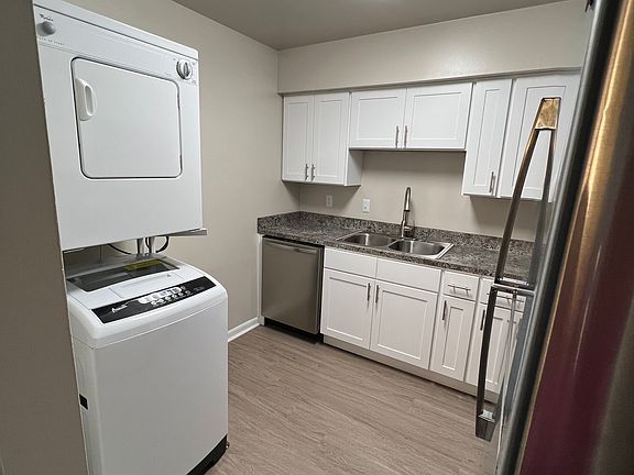 2nd image of 23 Tree Dr #23