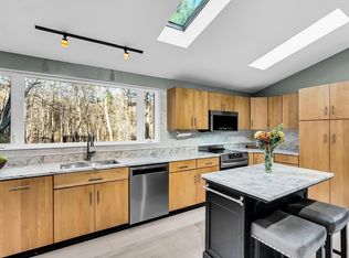 185 W River St, Upton, MA 01568