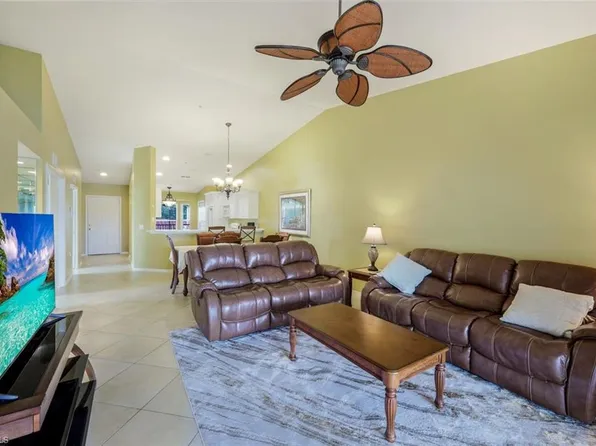 2790 Cypress Trace Cir APT 2228, Naples, FL 34119