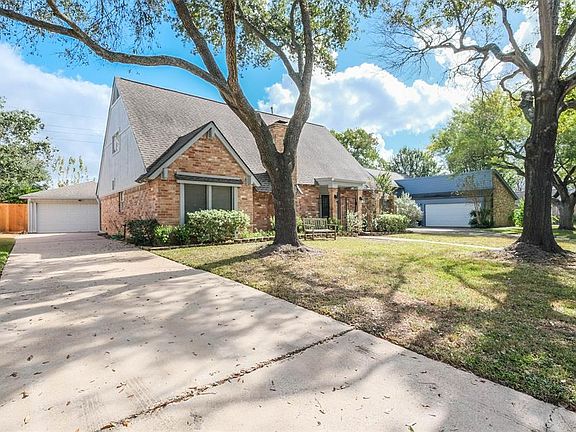 4th image of 1011 Kempsford Dr