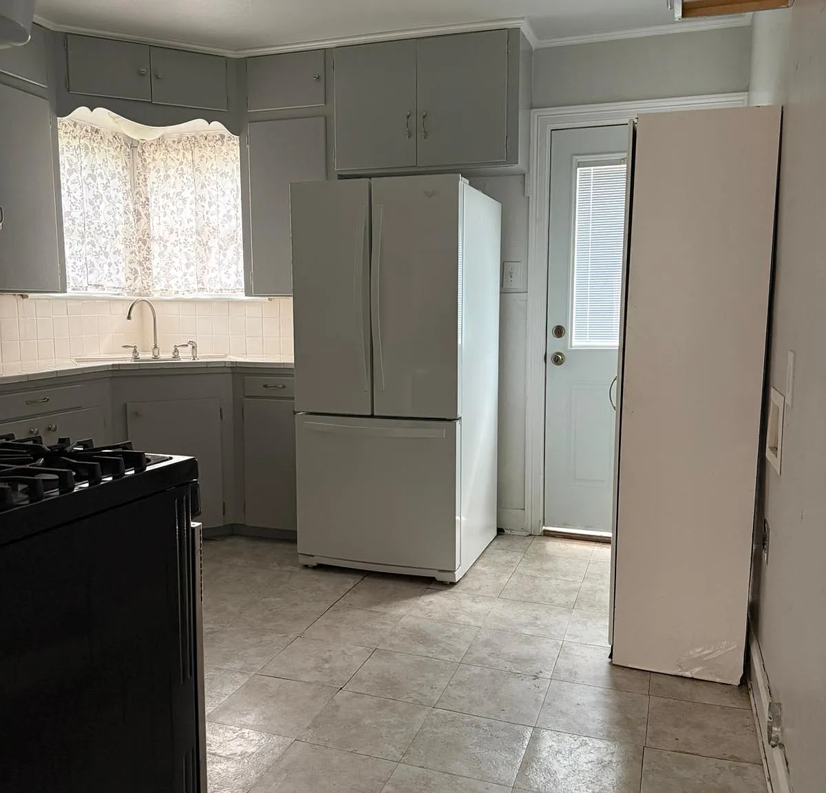 3 bed, 1214 sqft, $1,300 — Photo 3