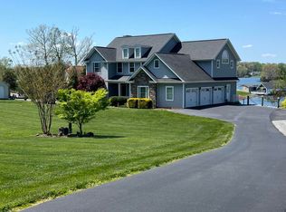 1550 Dudley Amos Rd, Moneta, VA 24121
