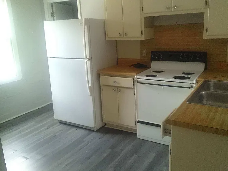 1842 Nina St — Photo 2