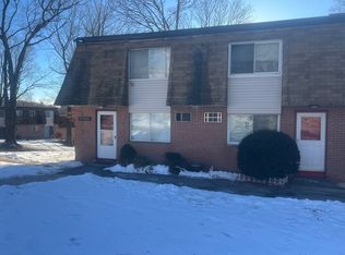 650 Robbins Ave APT 26, Dracut, MA 01826