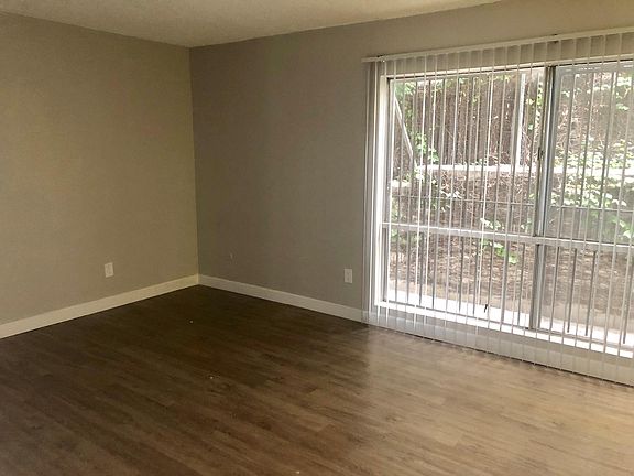 4th image of 354 S La Fayette Park Pl APT 104