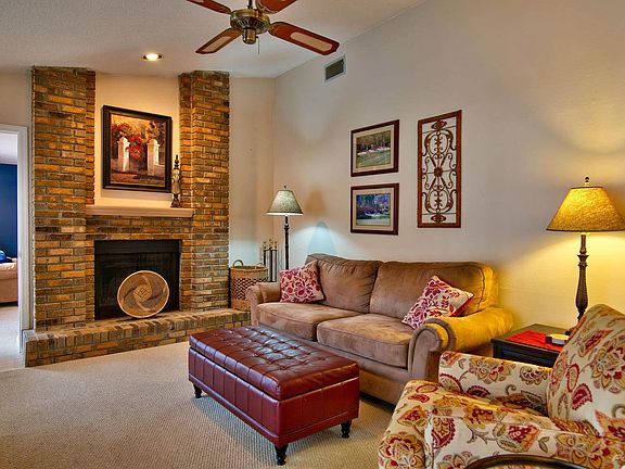 3637 Sarazen Dr New Port-large-012-21-Family Room-1497x1000-72dpi