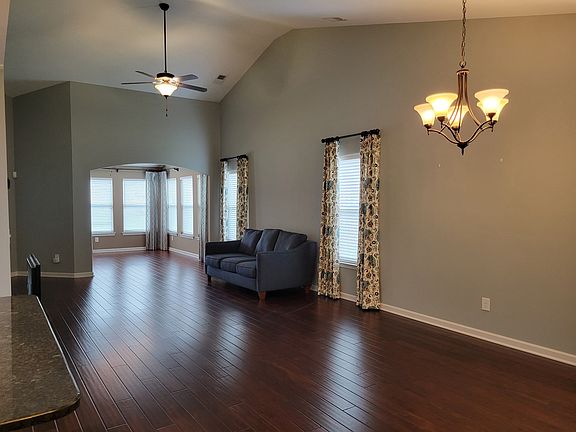 5th image of 395 Devon Chase Hl Unit 4704