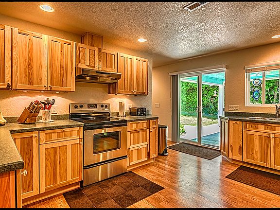 3rd image of 625 Wanapum Dr