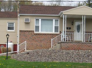 16 Vaux Ave, Tremont, PA 17981