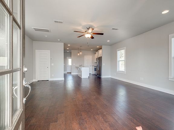 4th image of 788 Cottage Park Dr