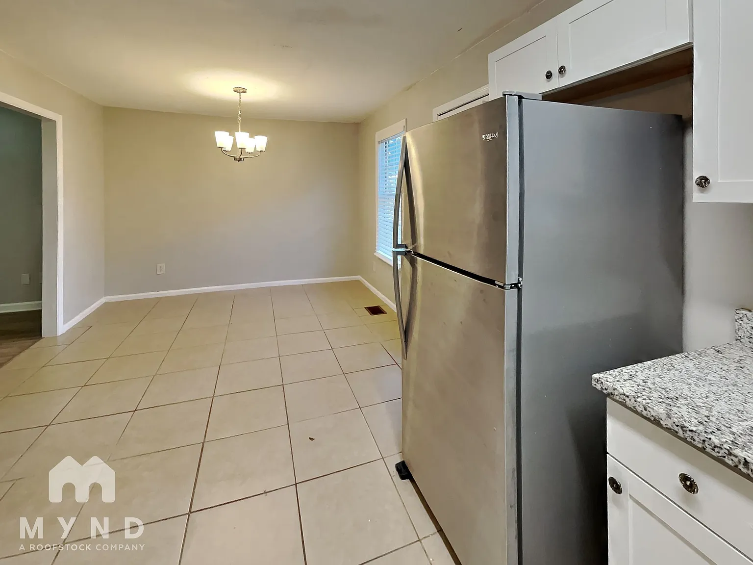 3 bed, 1.0 bath, 1212 sqft, $1,535 — Photo 3