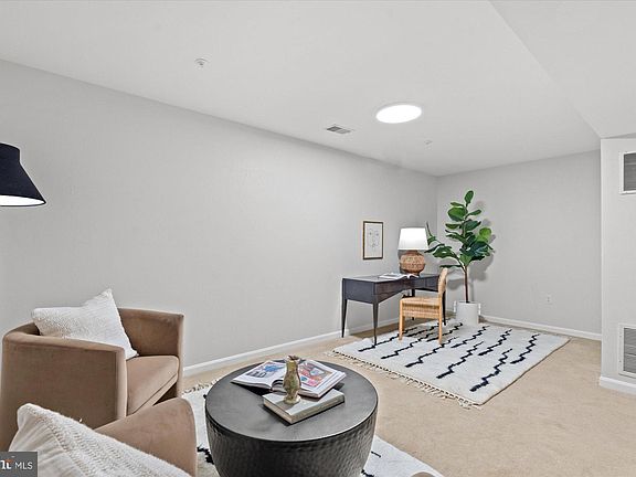 5th image of 106 Sanborn Pl