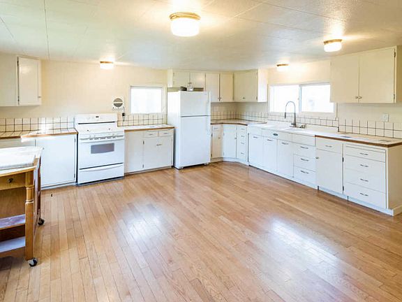 3rd image of 2218 W Kent Ave