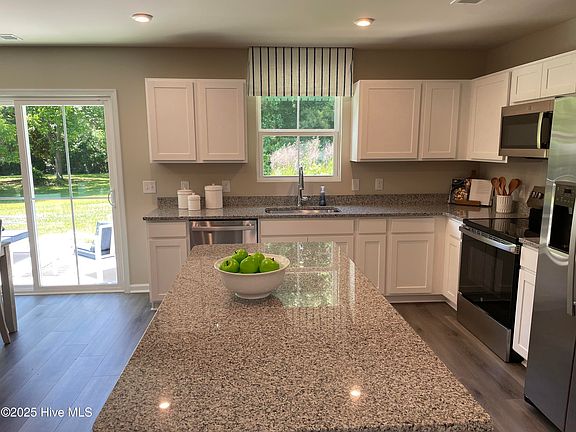 5th image of 1013 Sharron Creek Dr