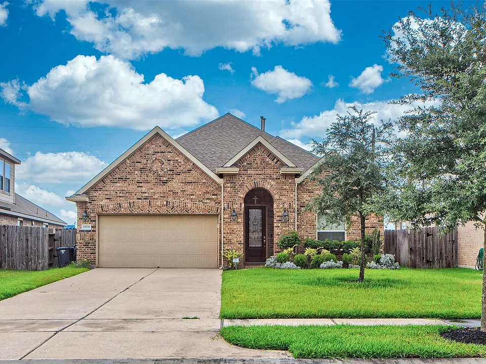 19738 Tacoma Bluff Dr
