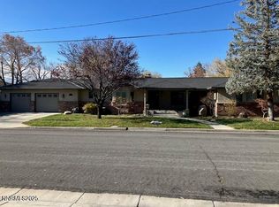 255 Circle Dr, Reno, NV 89509