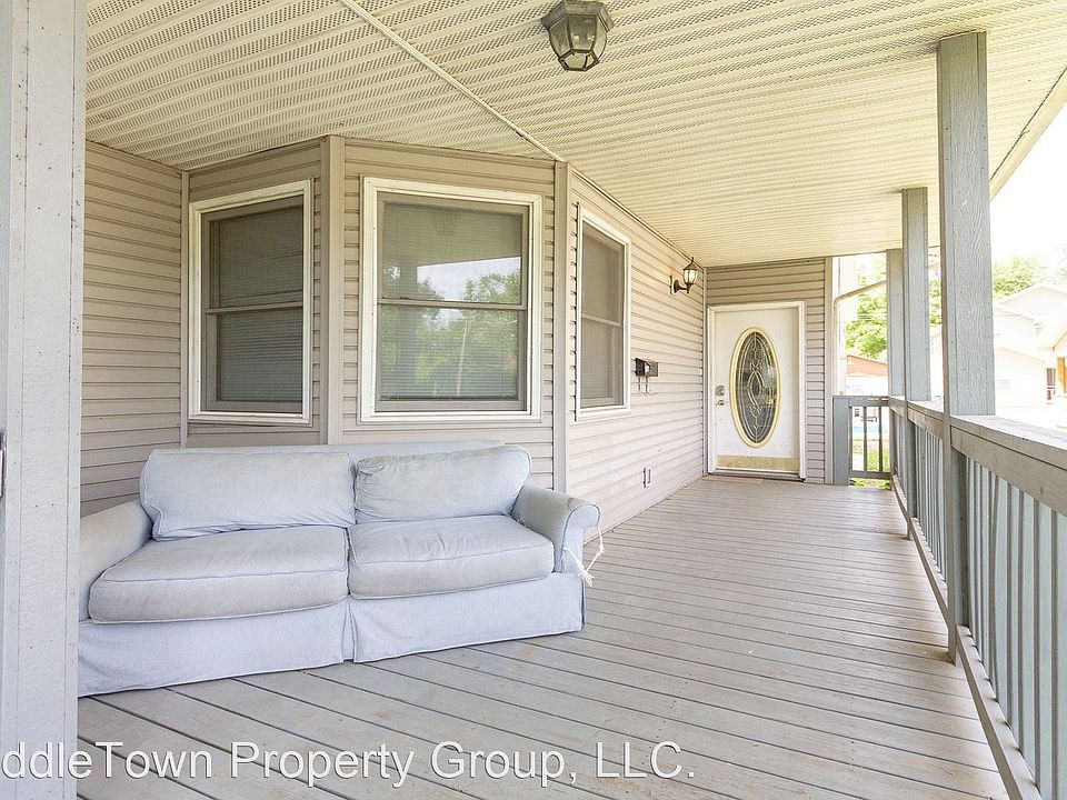 1st image of 804 W Ashland Ave