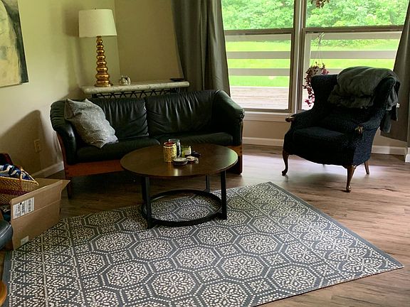 3rd image of 1810 Zanzibar Ln N