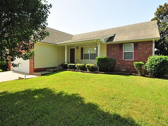 5th image of 72 West Dr