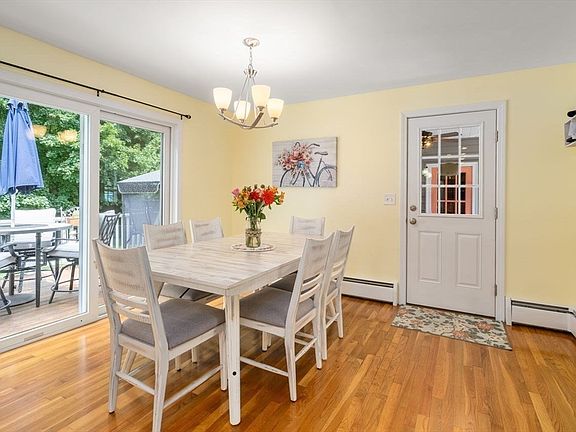 5th image of 12 Merritt St