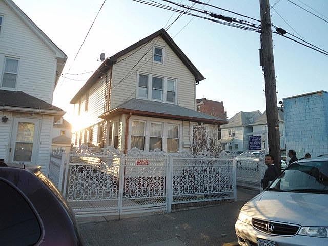 1st image of 8818 184th Pl