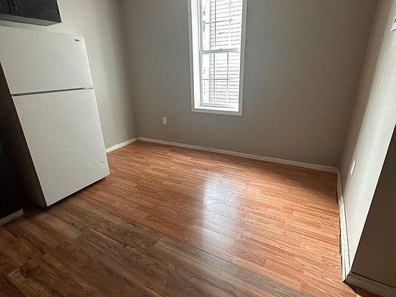 4th image of 102 E 2nd St APT 3