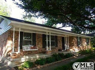 2368 Rockyglen Dr, Dallas, TX 75228