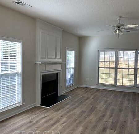 3rd image of 2819 Priestcliff Dr SE
