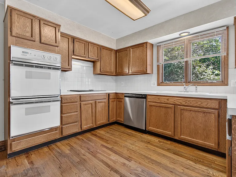219 S Lafayette St — Photo 10
