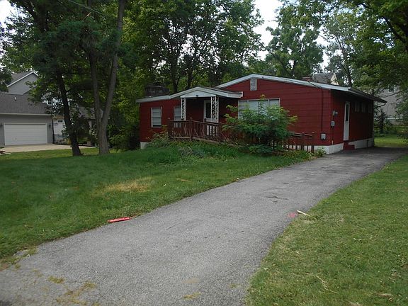 2nd image of 636 E Argonne Dr