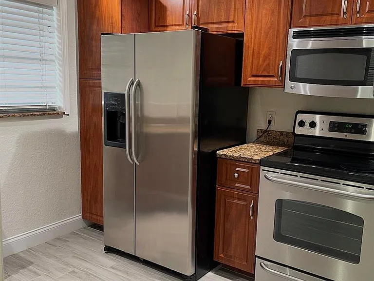 2820 SW 22nd Ave #211 — Photo 2