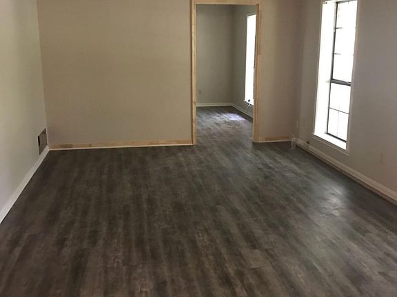5th image of 315 E 24th Ave