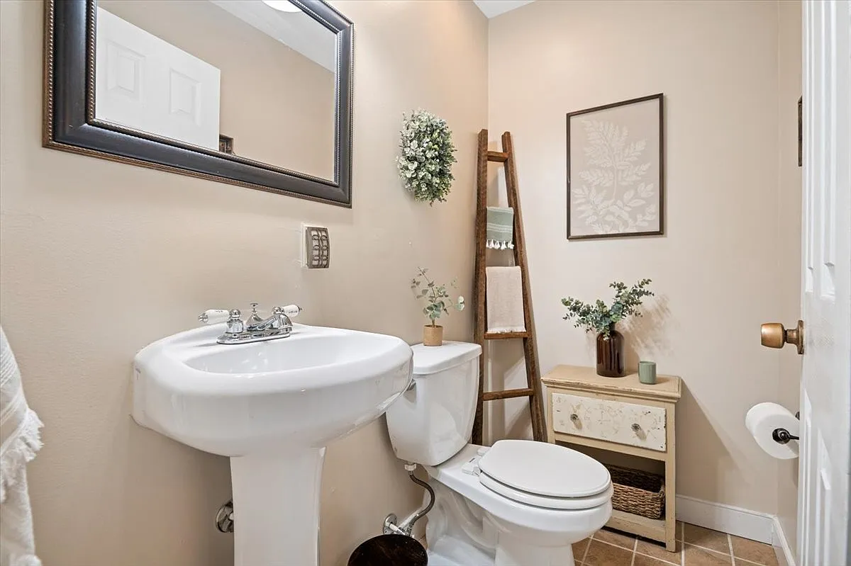 16100 Gary Avenue - 1 — Photo 4
