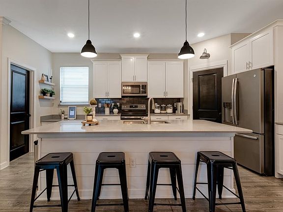 5th image of 7542 SUMMERLAKE GROVES STREET