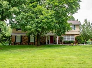 52670 Brooktrail Dr, South Bend, IN 46637
