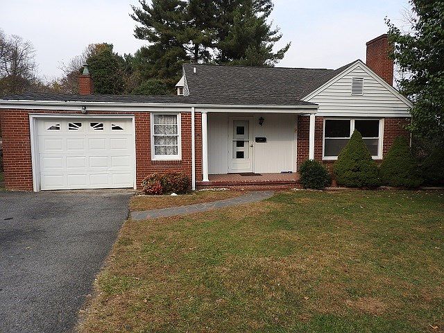 1st image of 104 Waugh Dr