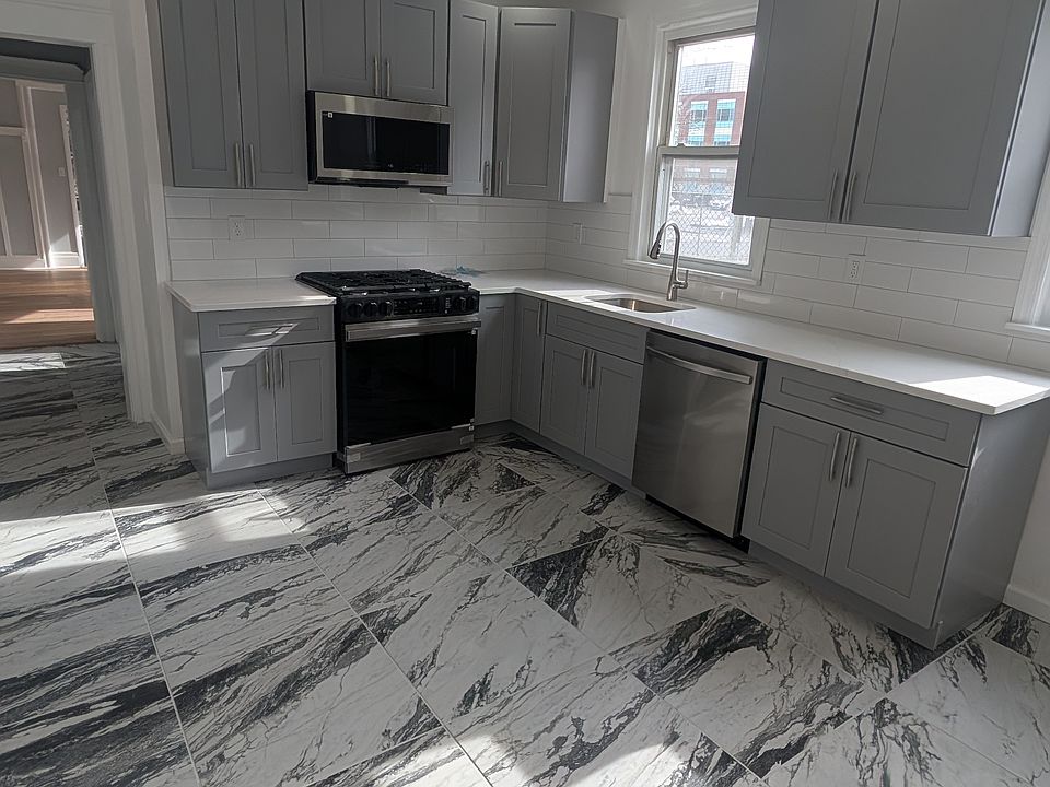 1st image of 157 S Arlington Ave Floor 1