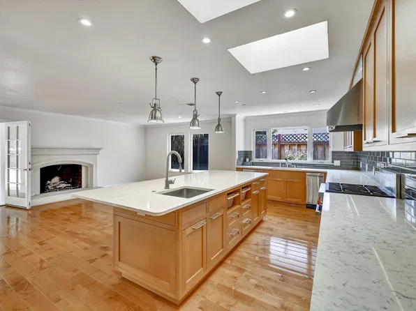 1681 Kensington Ave, Los Altos, CA 94024