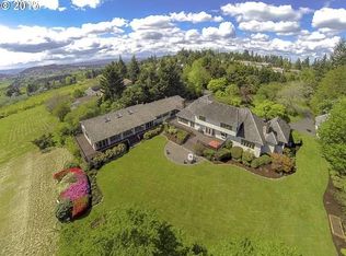 18022 S Skylands Cir, Lake Oswego, OR 97034