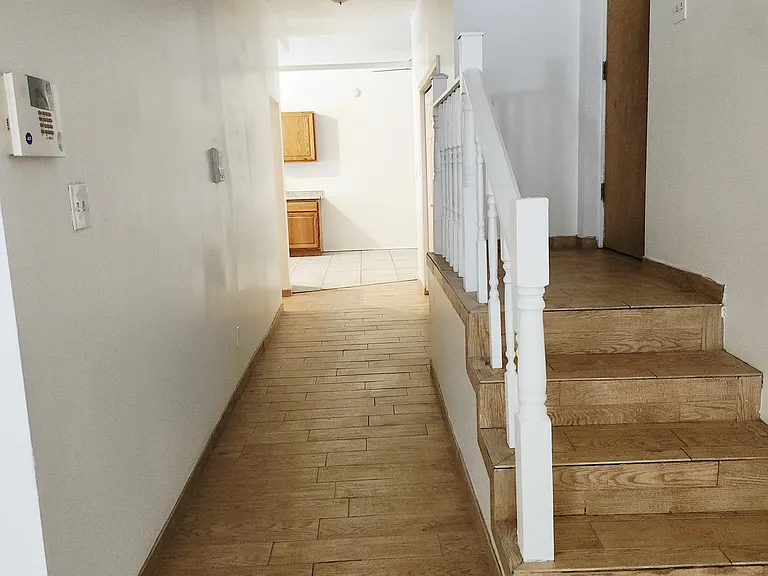 6810 S Crandon Ave #G — Photo 3