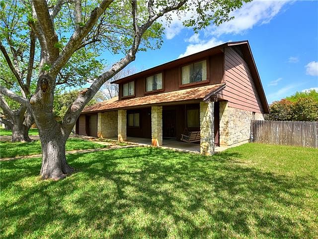 2nd image of 10902 Cobblestone Ln