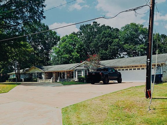 2nd image of 1285 W Hawthorne Rd