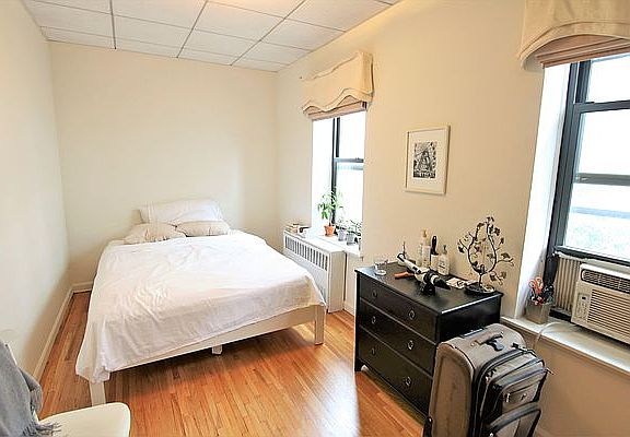 5th image of 305 W 92nd St APT 4A