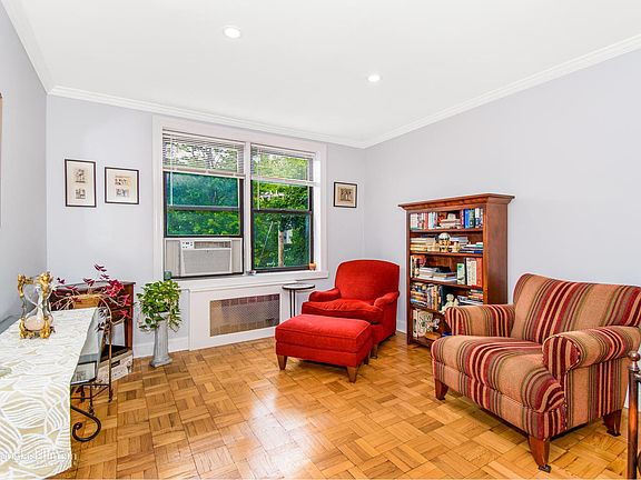 4th image of 2550 Independence Ave APT 3T