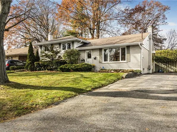 32 Pusey Blvd, Brantford, ON N3R 2S2