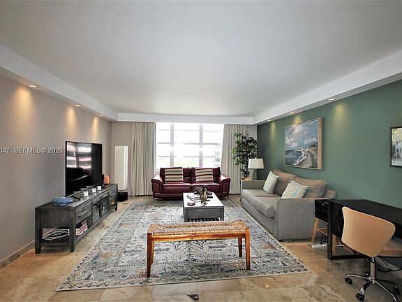 3rd image of 5161 Collins Ave APT 1610