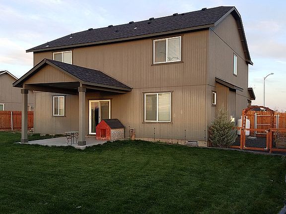 3rd image of 1628 Crab Apple Cir