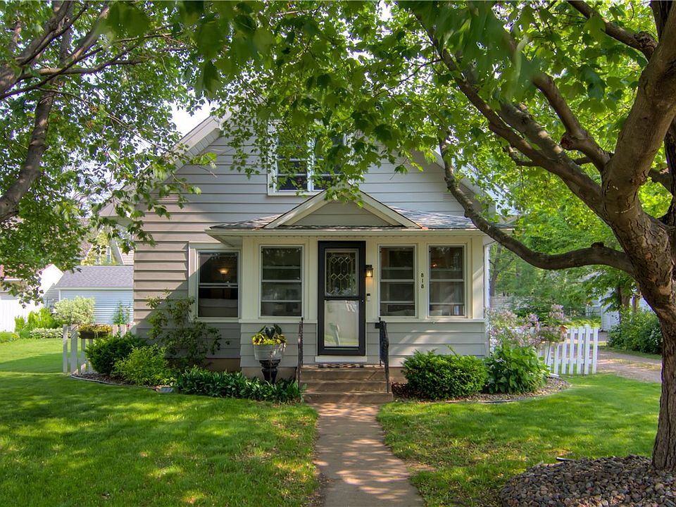 1st image of 818 Maple Street